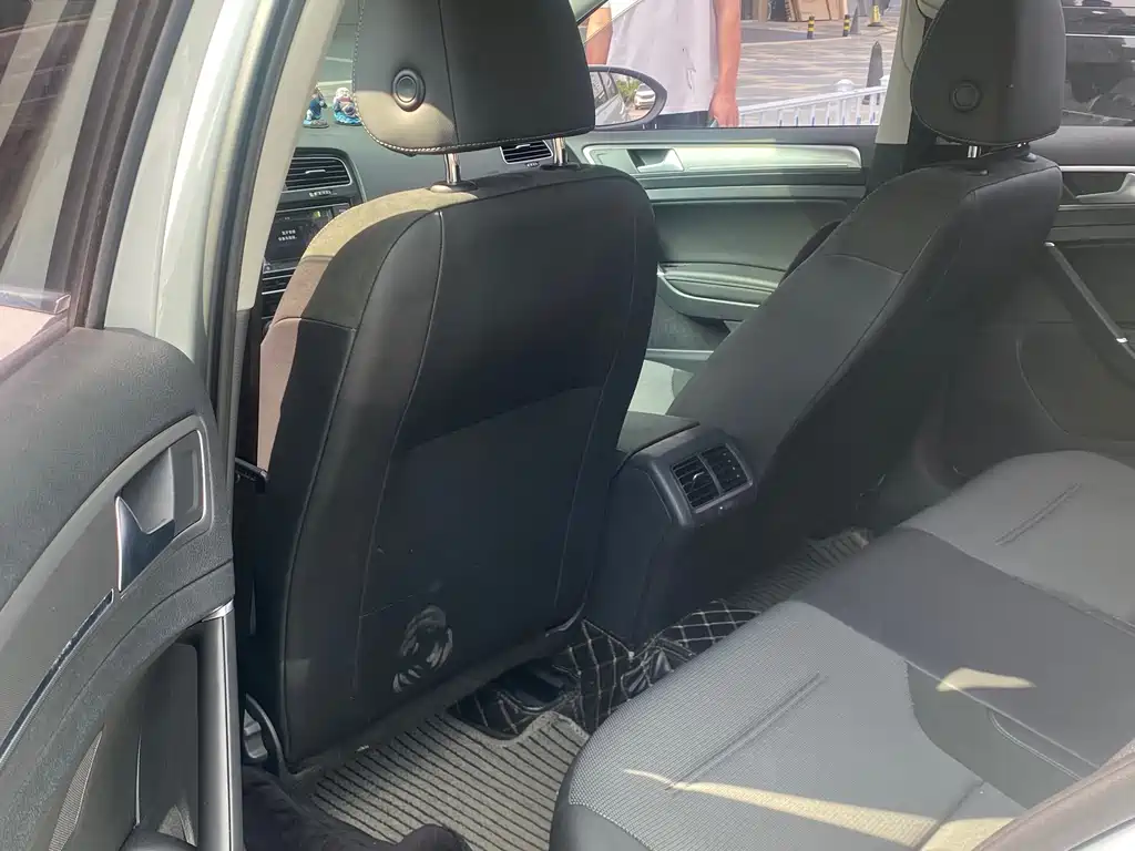 Volkswagen Golf — миниатюра 10