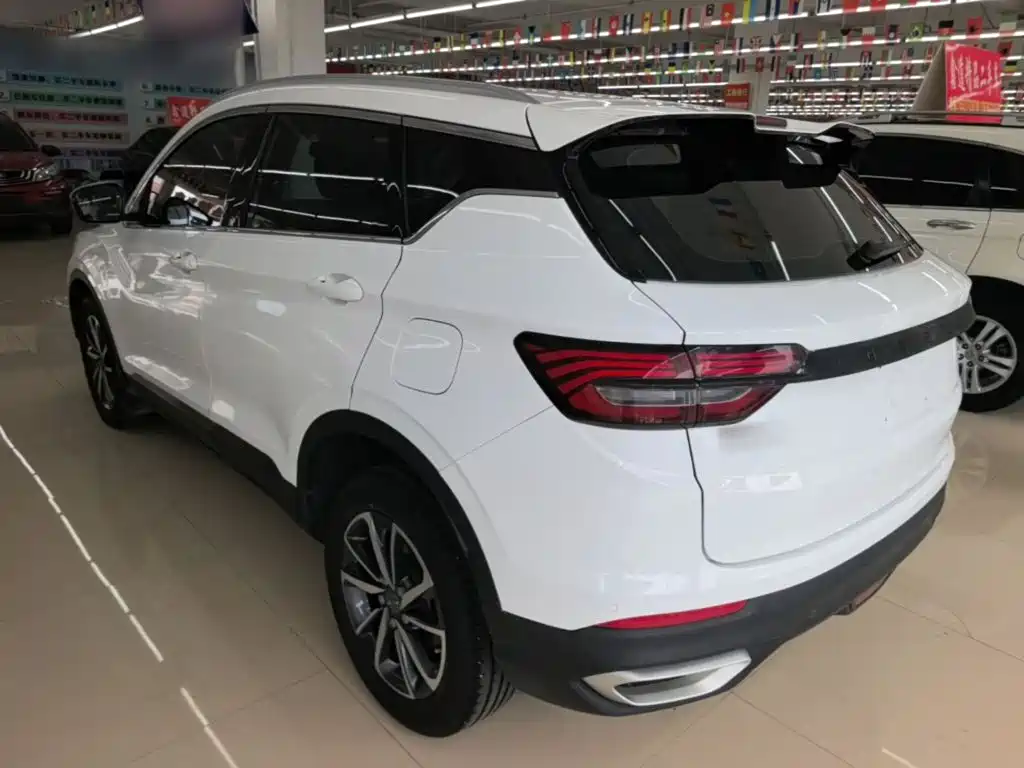 Geely Binyue — миниатюра 5