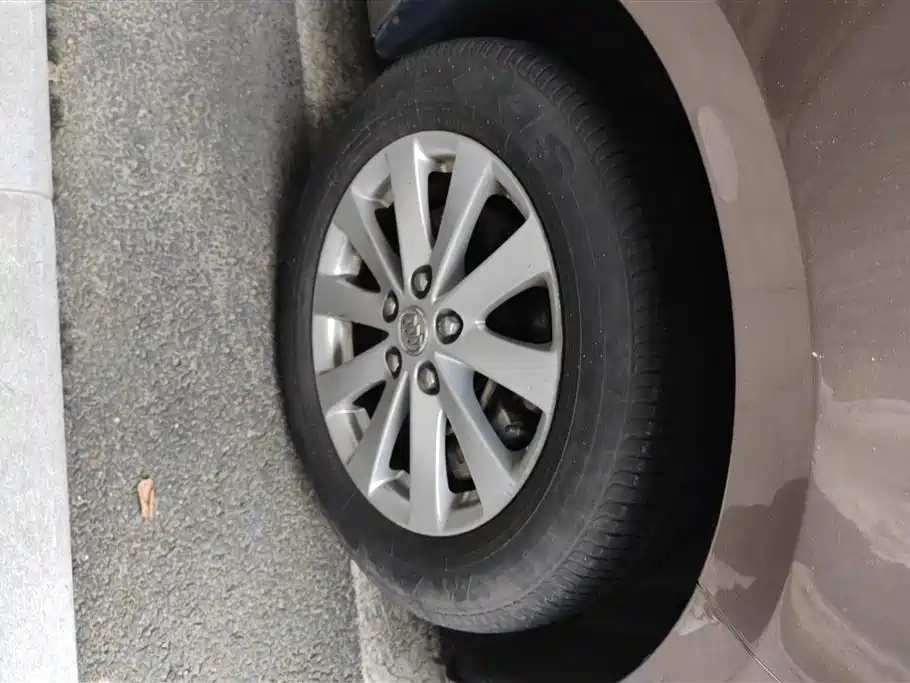 Buick GL8 2013 2.4L CT Luxury Comfort