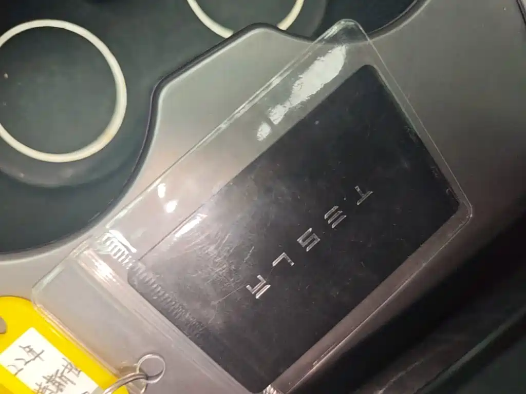 Tesla Model 3 — миниатюра 9