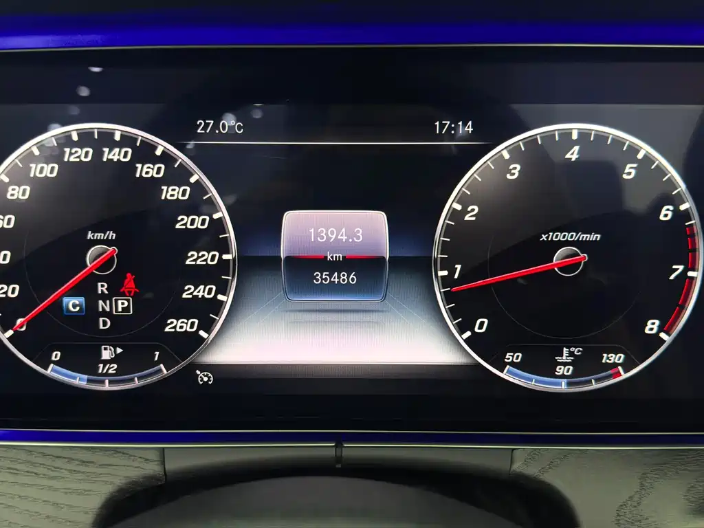 Mercedes-Benz E-Class (Import) — миниатюра 24