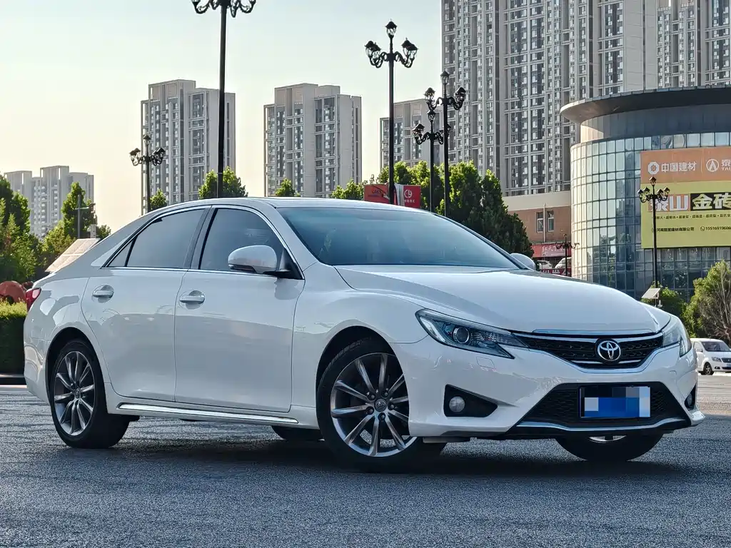Toyota Reiz — миниатюра 3