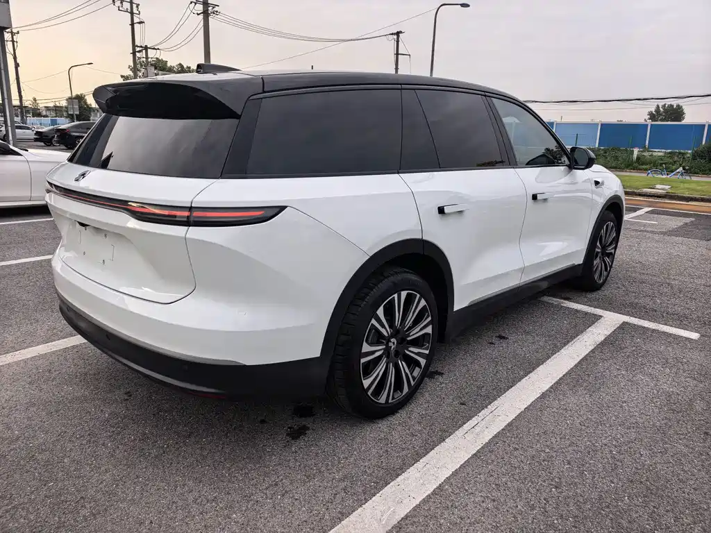 NIO ES8 — миниатюра 5