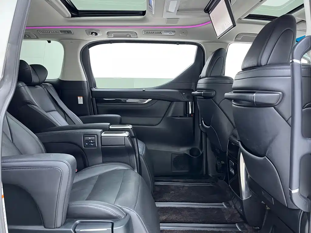 Toyota Vellfire 2020 2.5L HV Luxury