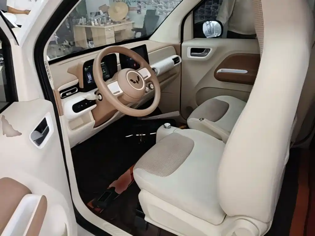 Wuling MINIEV — миниатюра 15