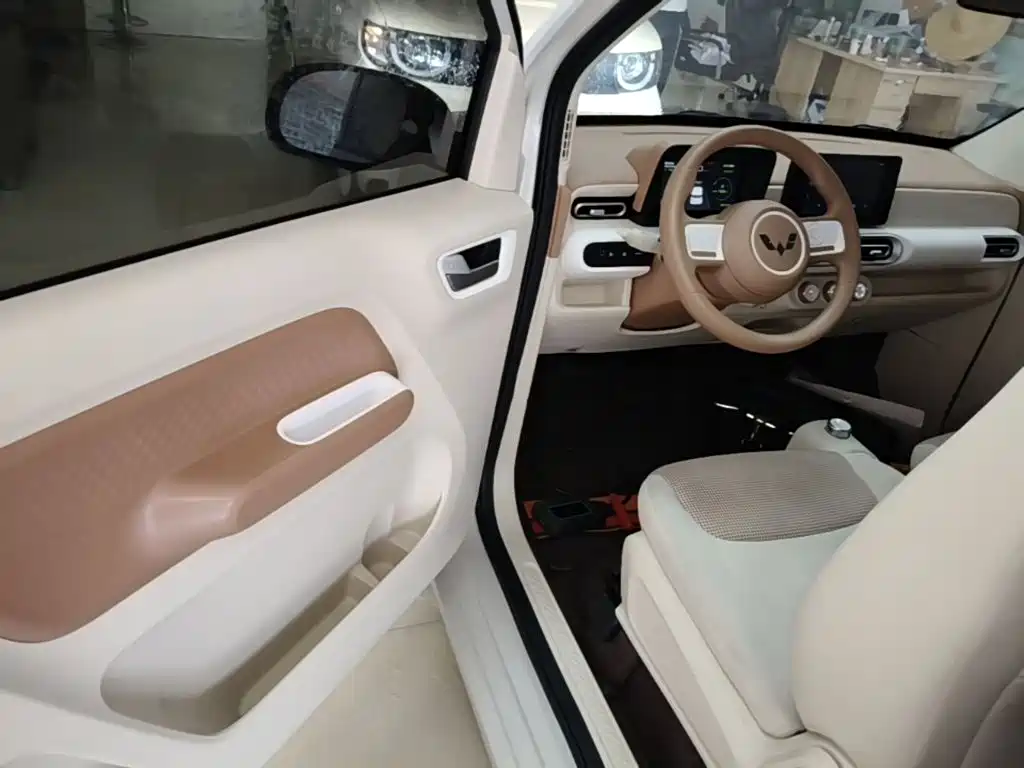 Wuling MINIEV — миниатюра 16