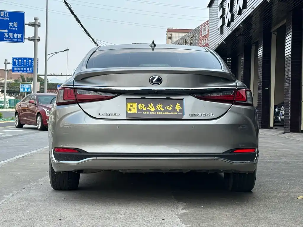 Lexus ES — миниатюра 5