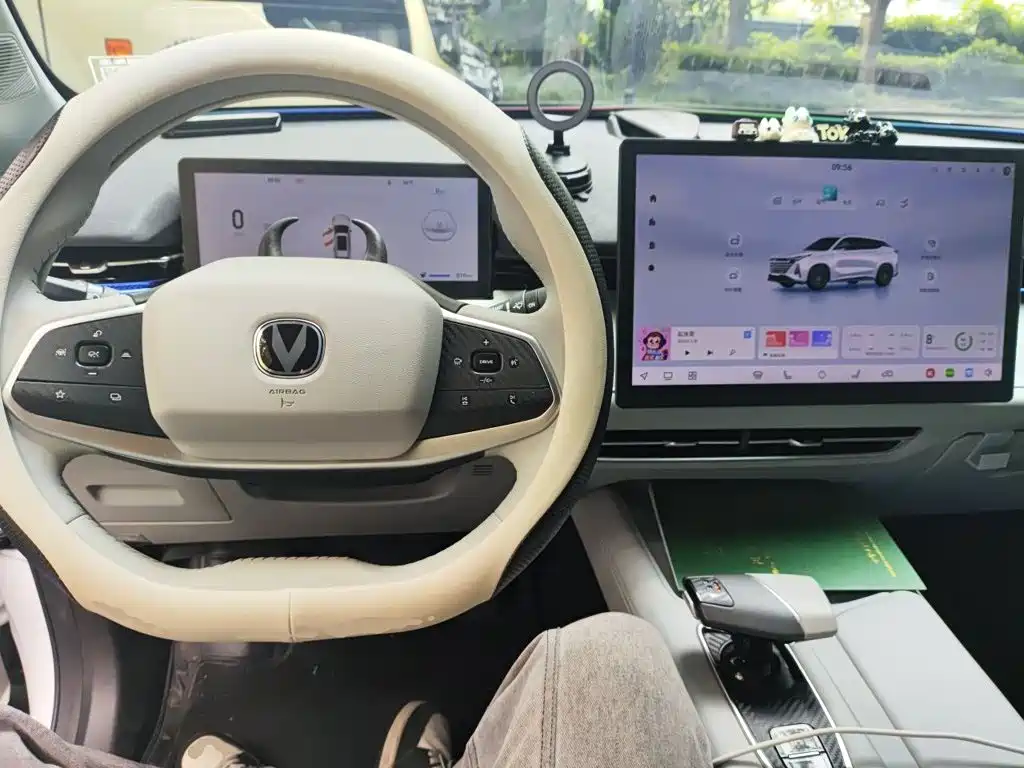 Changan UNI-Z New Energy — миниатюра 5