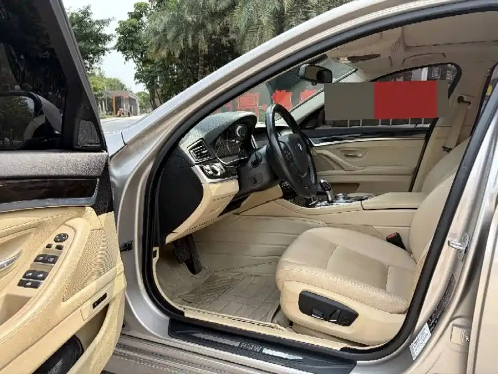 BMW 5 Series — миниатюра 7