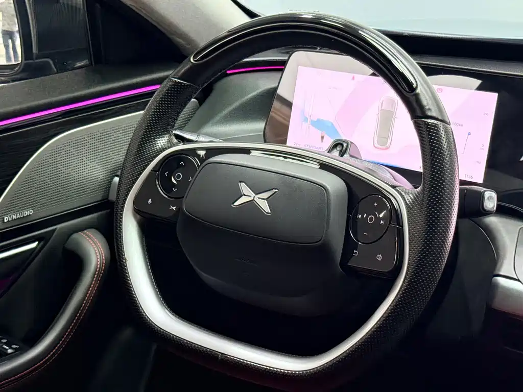 XPeng P7 — миниатюра 4