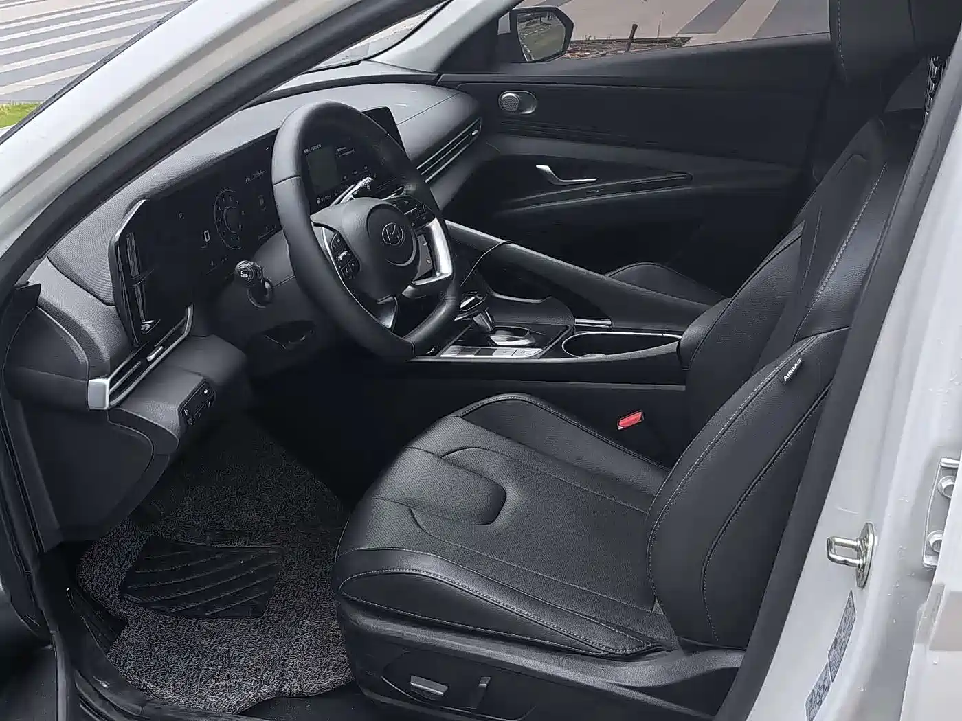 Hyundai Elantra 2022 Белый из Китая, фото 5
