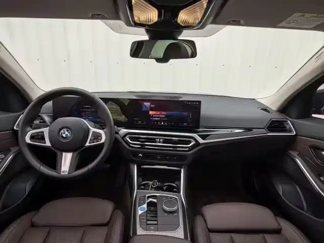 BMW i3 — миниатюра 9