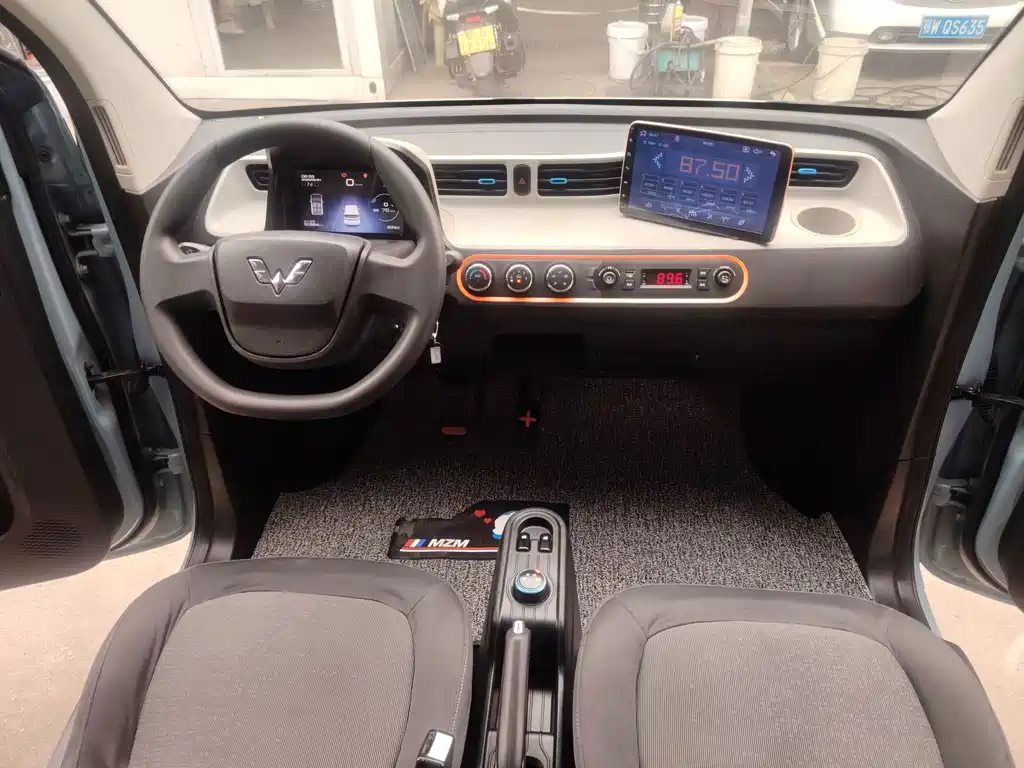 Wuling MINIEV — миниатюра 11