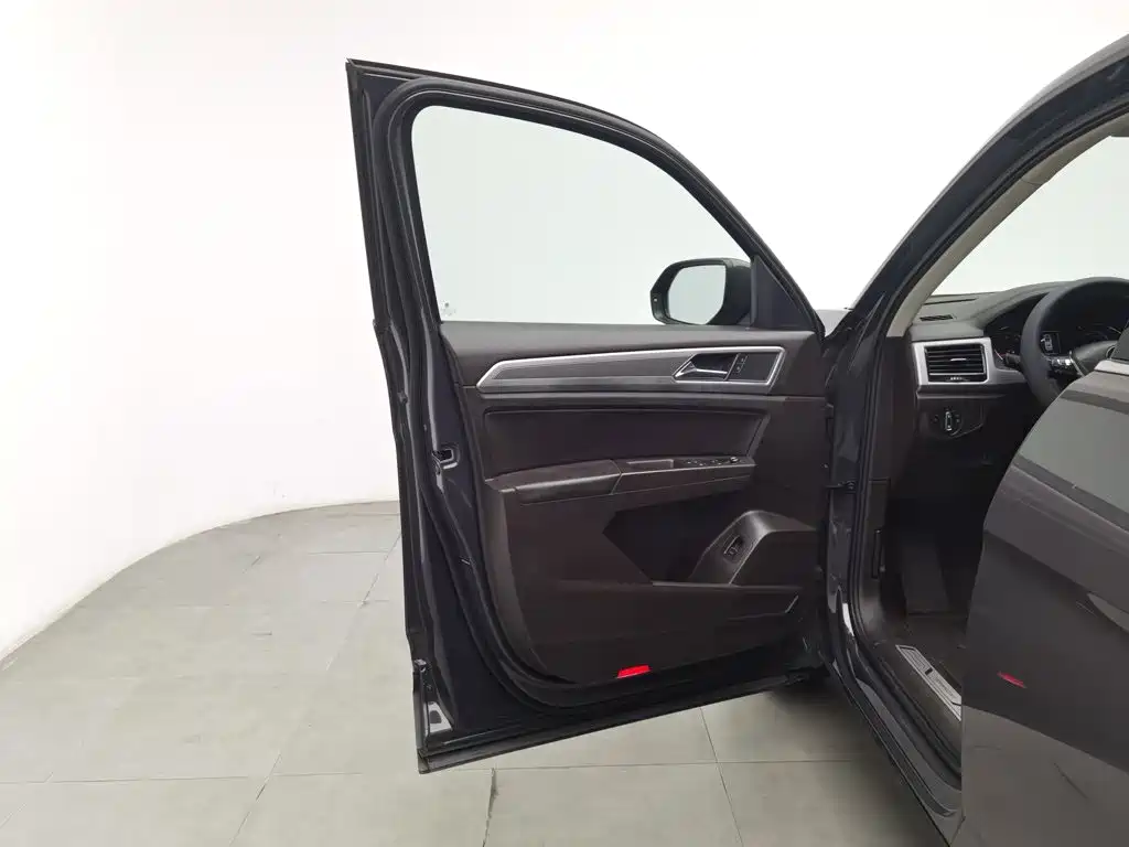 Volkswagen Teramont — миниатюра 8