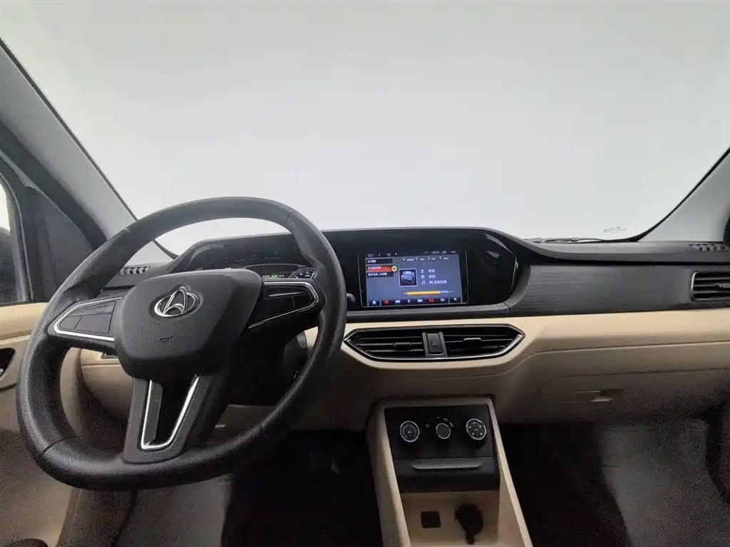 CHANGAN CROSS STAR V7 EV