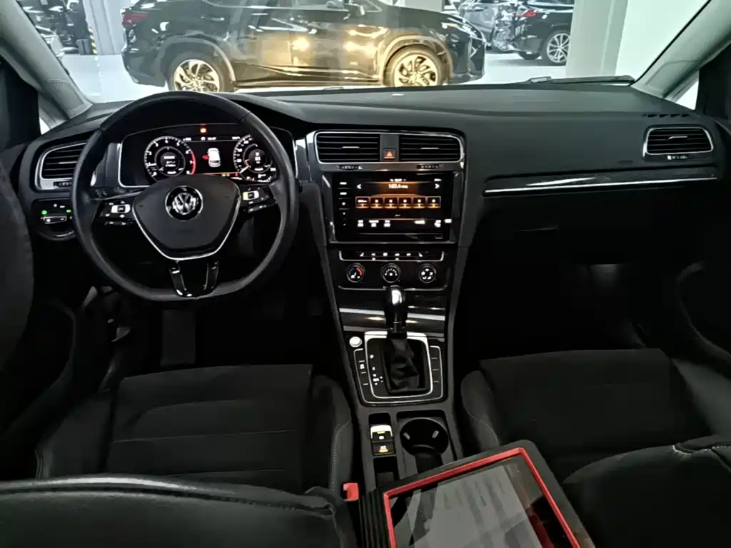 Volkswagen Golf — миниатюра 10