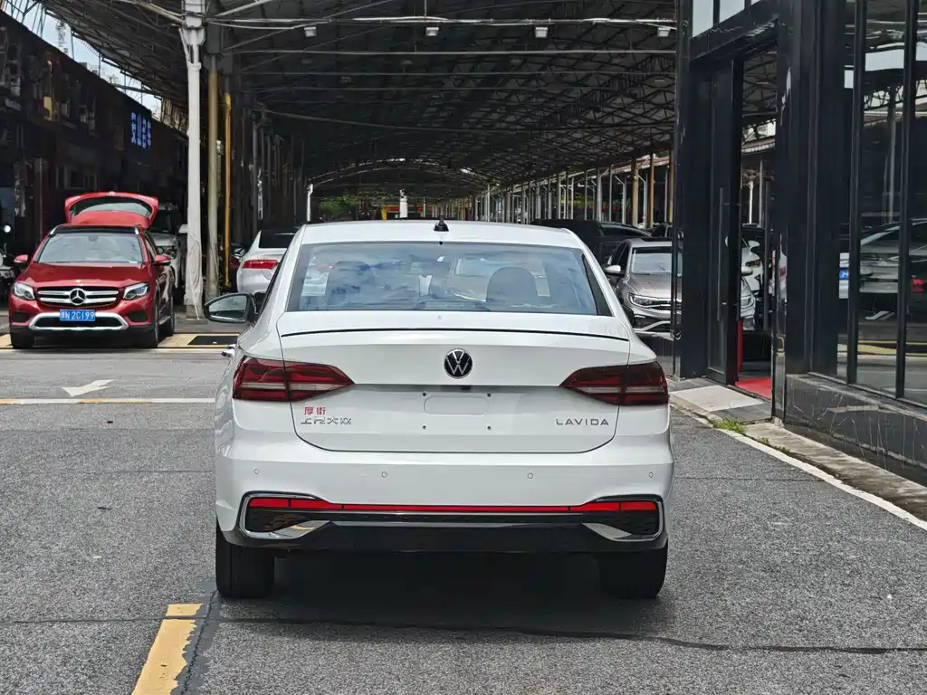 Volkswagen Lavida 2026 300TSI DSG