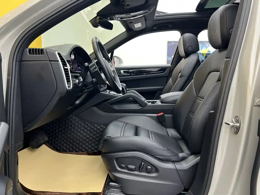 Porsche Cayenne — миниатюра 21