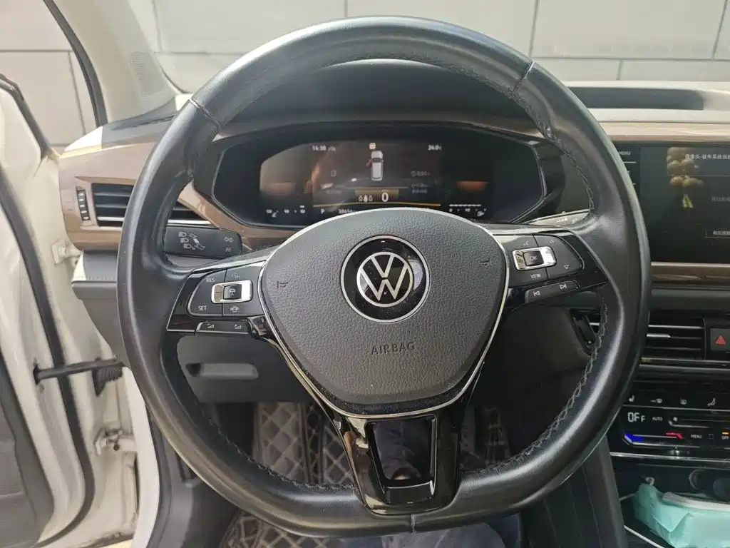 Volkswagen Tharu — миниатюра 6