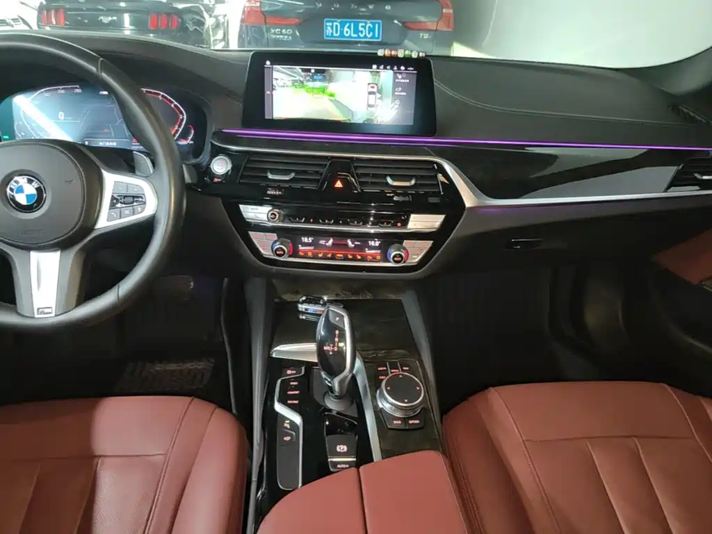 BMW 5 Series — миниатюра 13