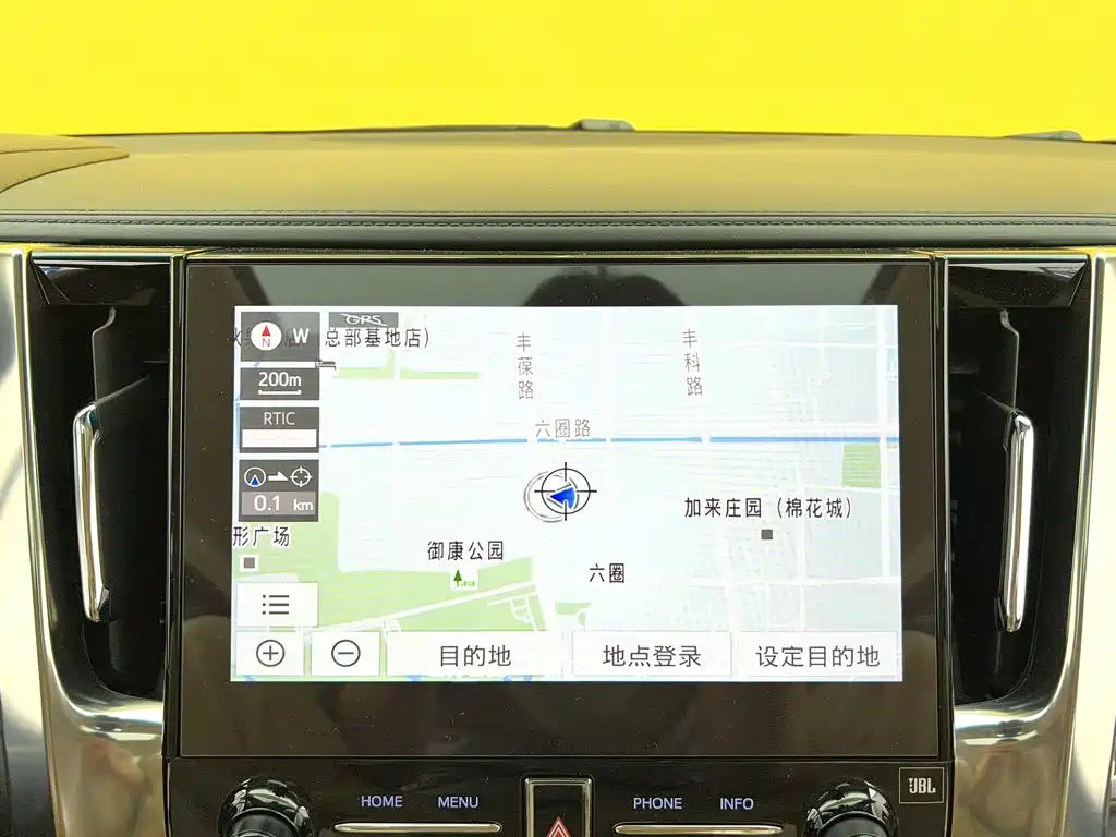 Toyota Alphard — миниатюра 40