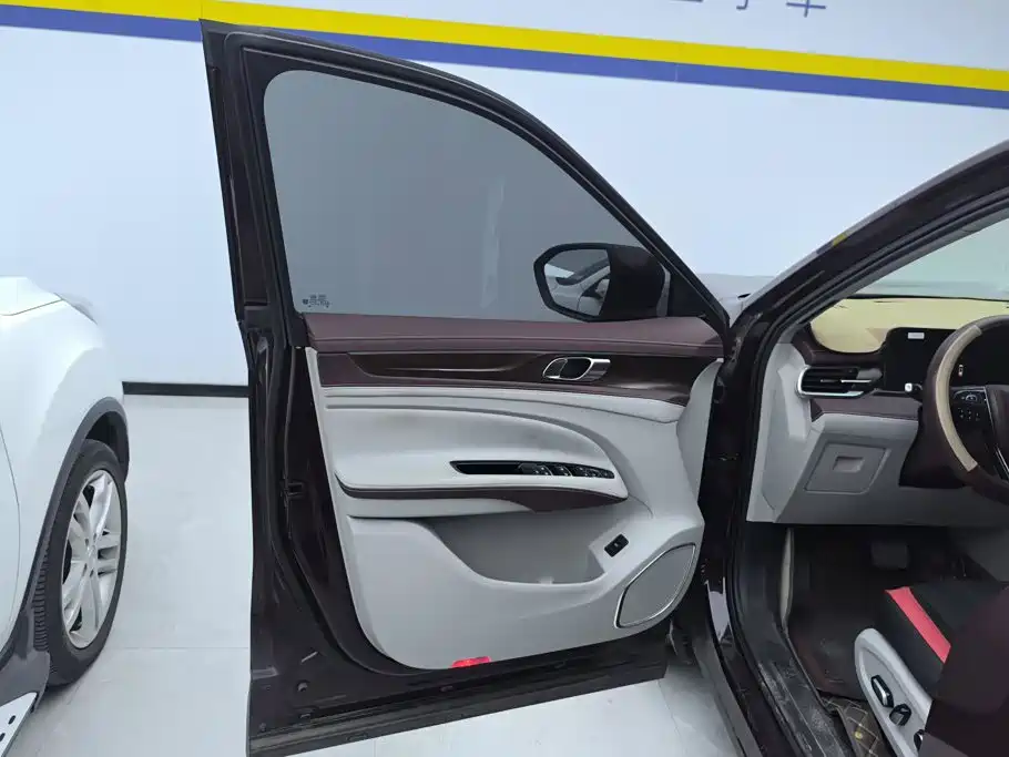 Ford Equator — миниатюра 7
