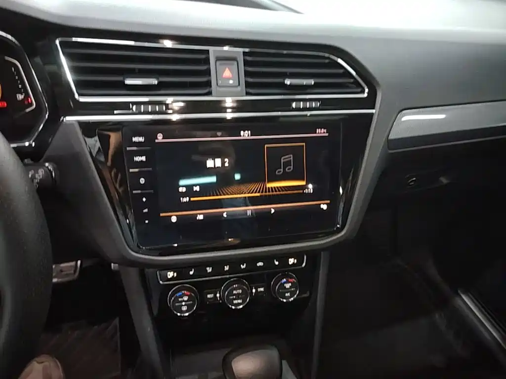 Volkswagen Tiguan L — миниатюра 13