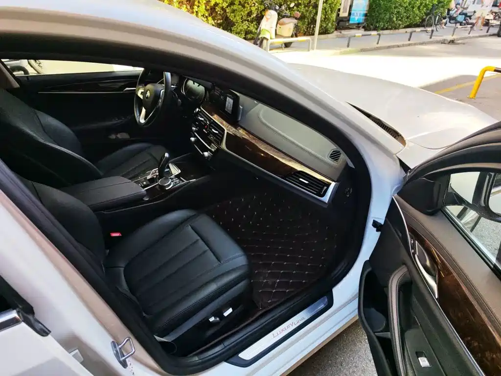 BMW 5 Series — миниатюра 18