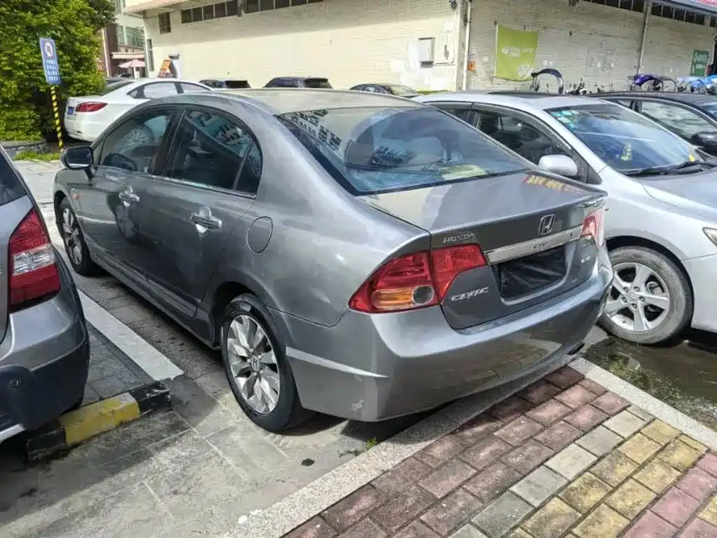 Honda Civic — миниатюра 7