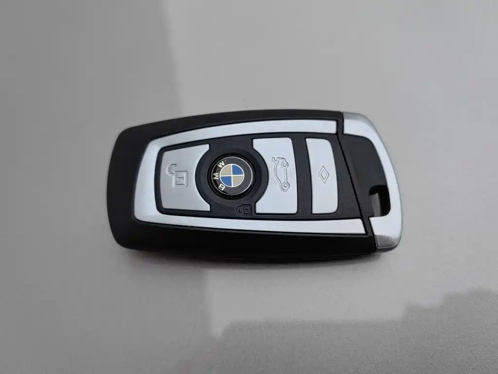 BMW 7 Series — миниатюра 19