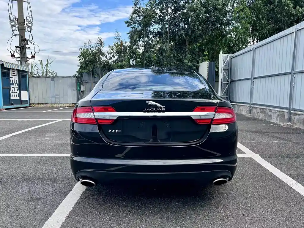 Jaguar XF — миниатюра 5