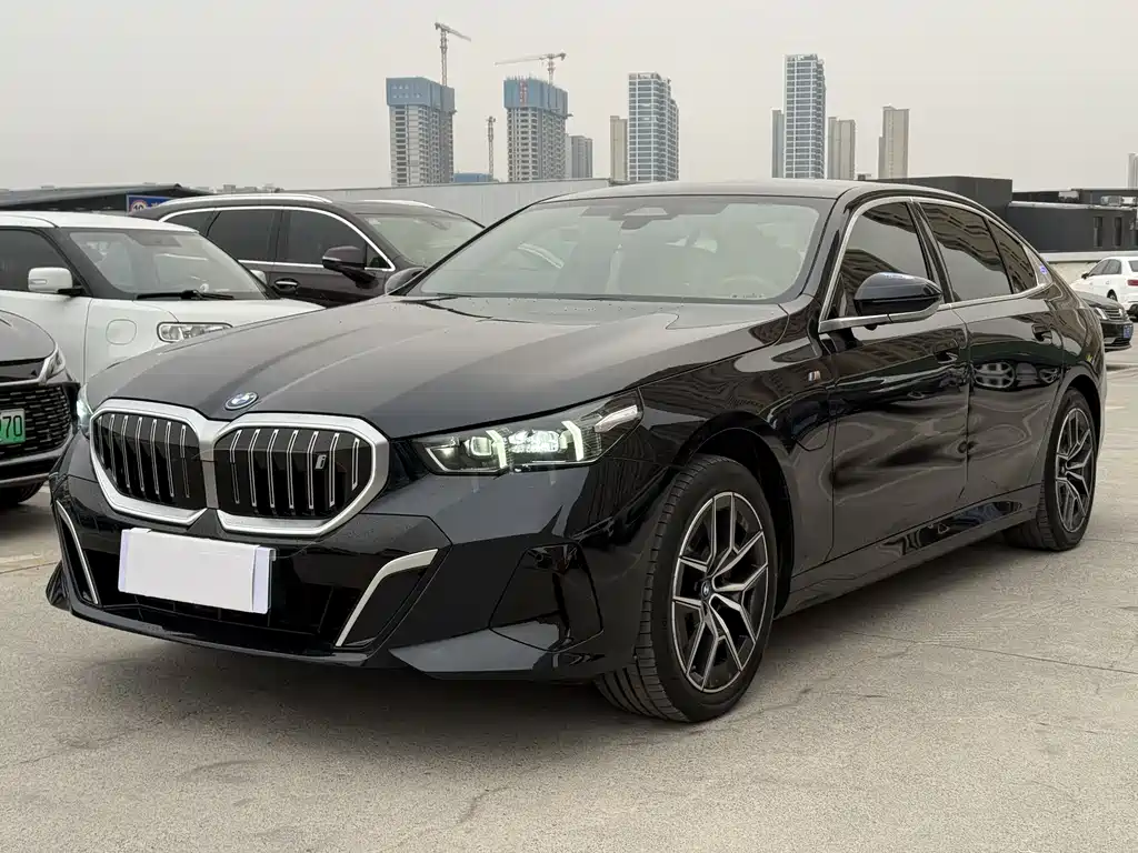 BMW I5