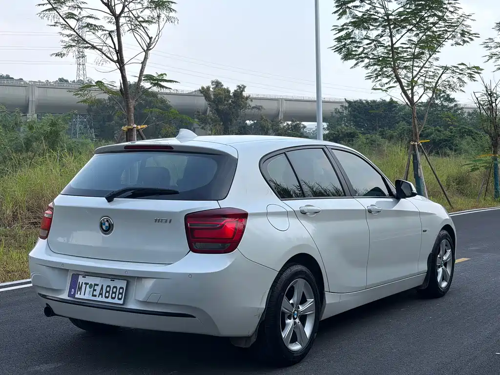 BMW 1 Series (Import) — миниатюра 10