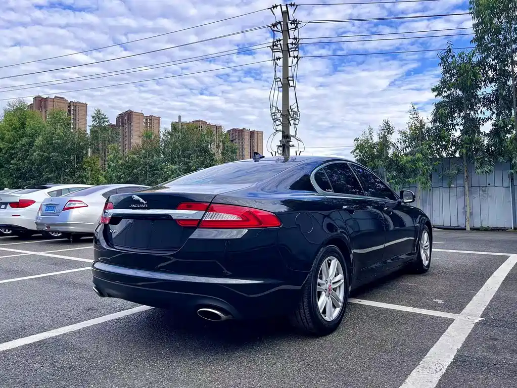 Jaguar XF — миниатюра 4