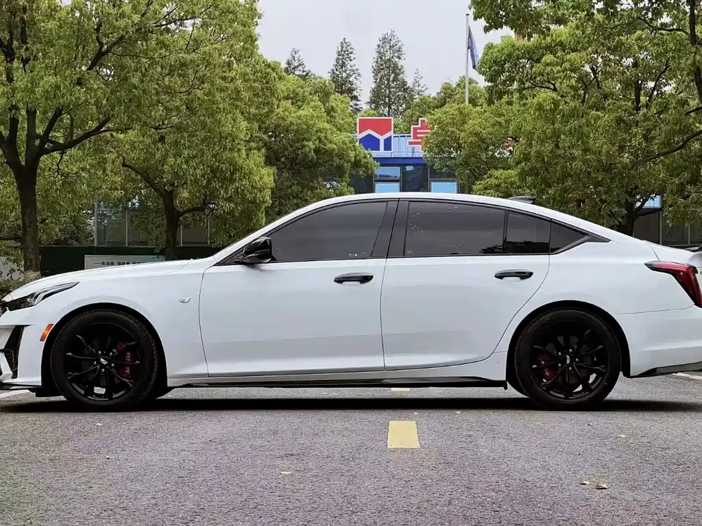 Cadillac CT5 — миниатюра 3