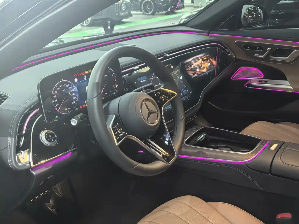 Mercedes-Benz E-Class — миниатюра 7