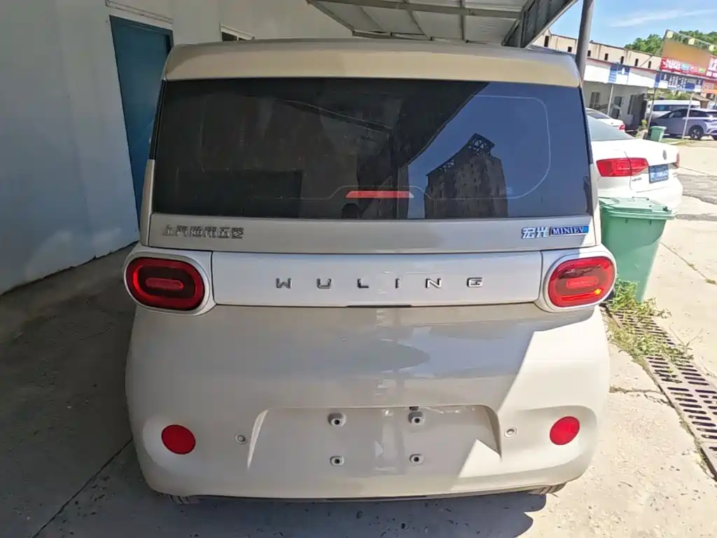 Wuling MINIEV — миниатюра 6