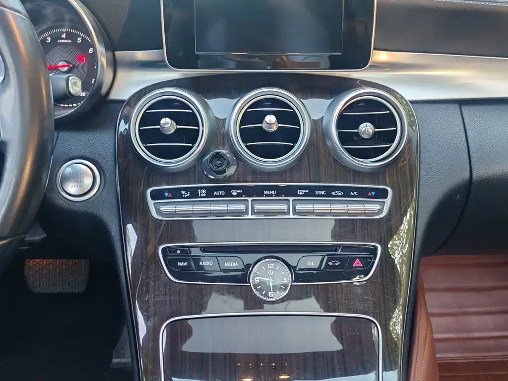 Mercedes-Benz C-Class — миниатюра 11