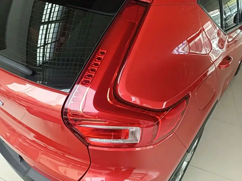 Volvo XC40 — миниатюра 8