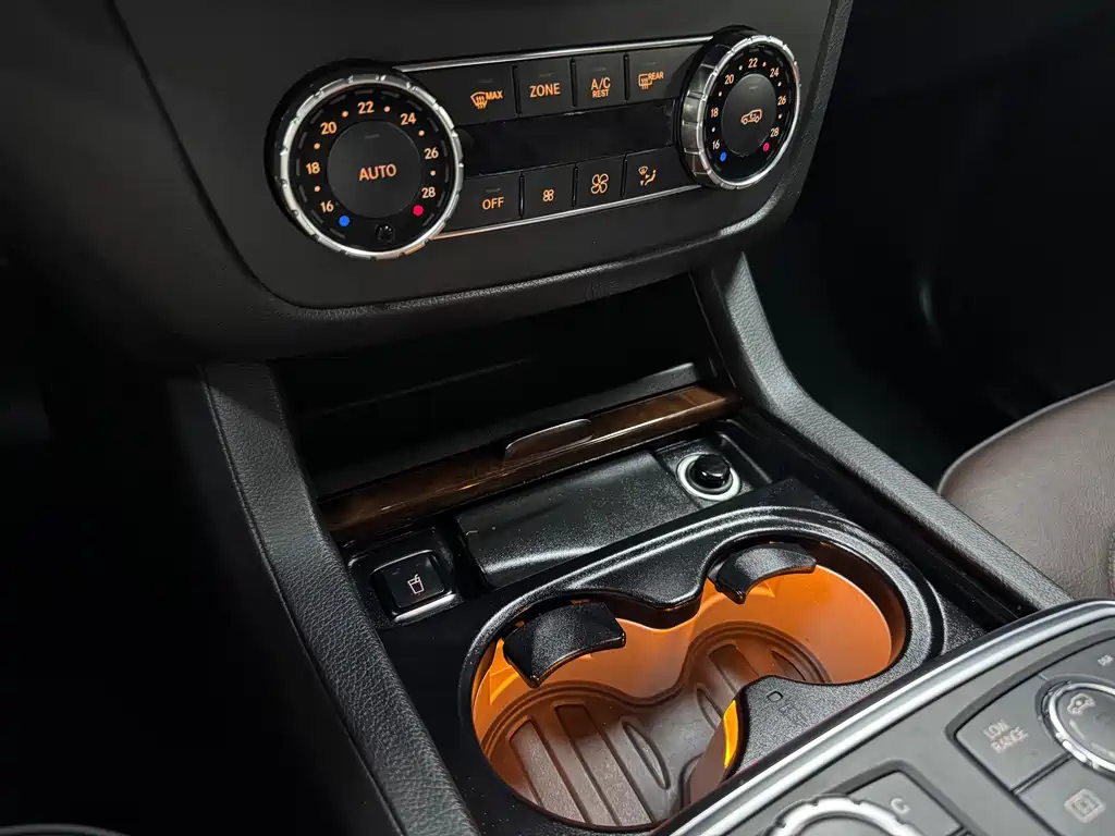 Mercedes-Benz M-Class — миниатюра 26