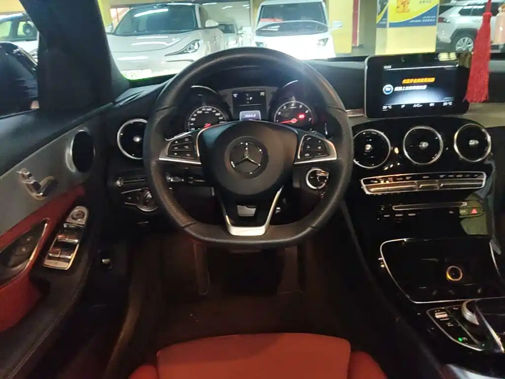 Mercedes-Benz C-Class — миниатюра 11