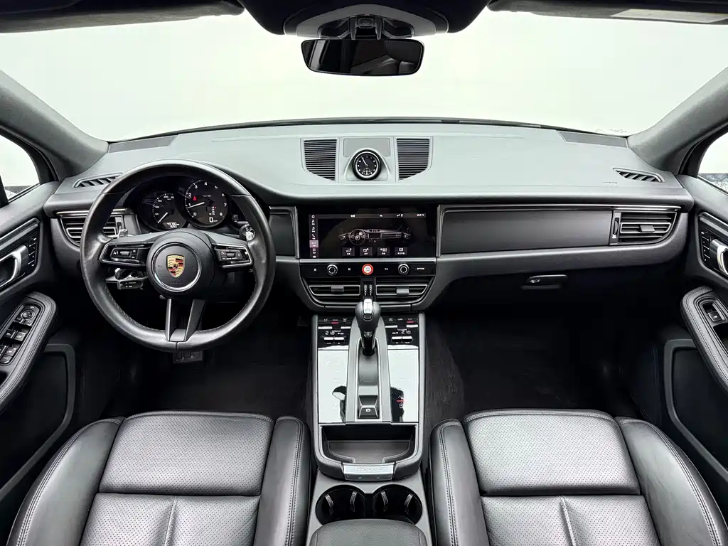Porsche Macan — миниатюра 12