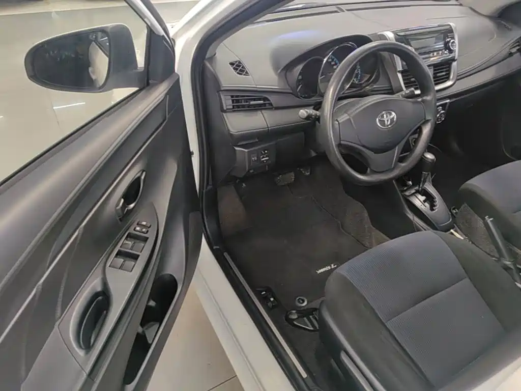 Toyota Yaris L — миниатюра 16