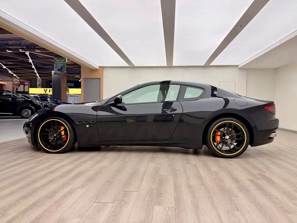 Maserati GranTurismo — миниатюра 11