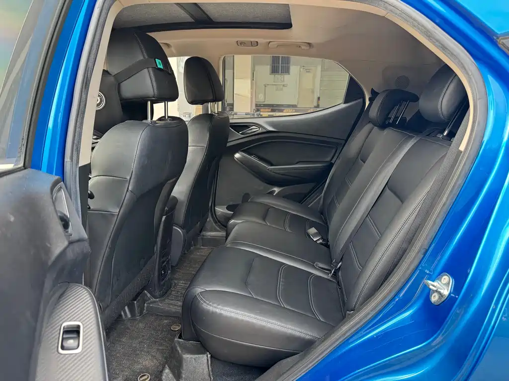 BYD Yuan EV — миниатюра 12