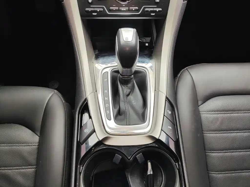 Ford Mondeo — миниатюра 14