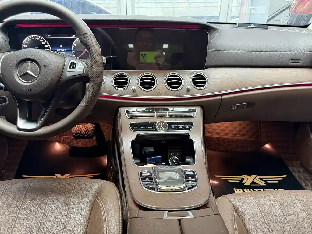 Mercedes-Benz E-Class — миниатюра 12