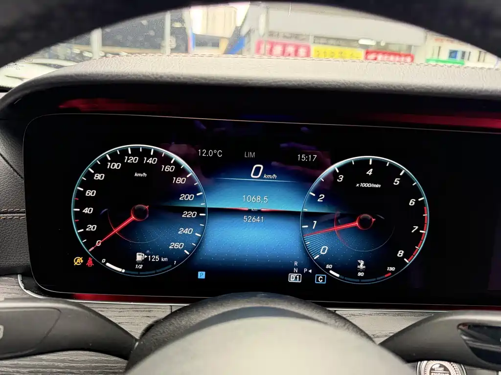 MERCEDES-BENZ E CLASS