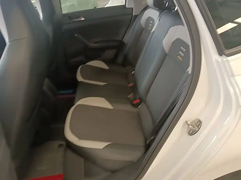 Volkswagen Polo — миниатюра 17
