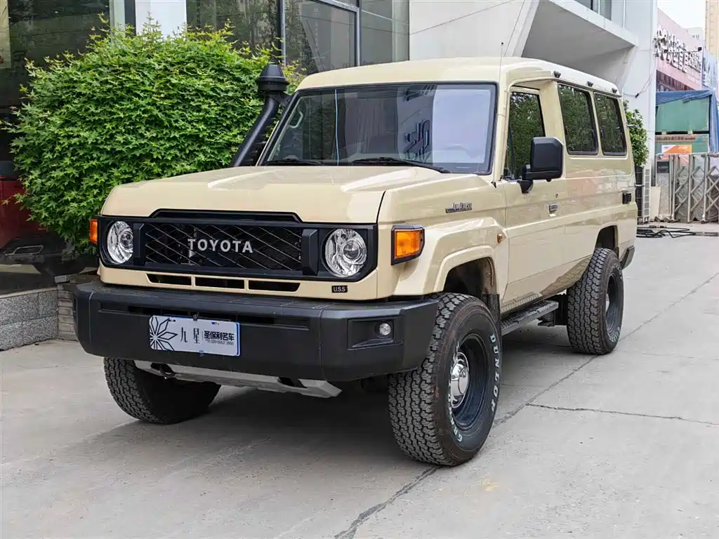 Toyota FJ Cruiser 2025